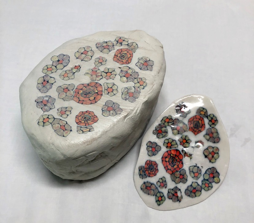 Oval Floral orange dots